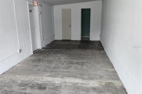 Propiedad comercial en alquiler en DeLand, Florida, 315.4 m2 № 1787945 - foto 4