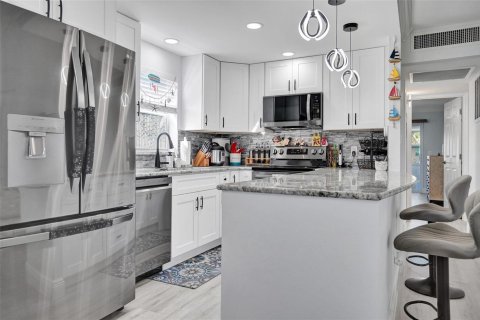Condo à Delray Beach, Floride, 2 chambres  № 2194572