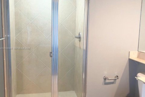 Condo in Miami, Florida, 2 bedrooms  № 2083605 - photo 8
