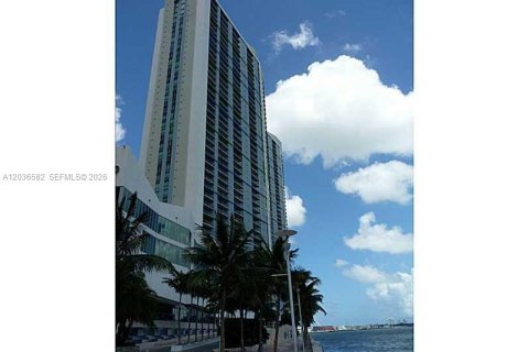 Condo in Miami, Florida, 2 bedrooms  № 2083605