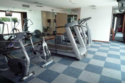 Condo in Miami, Florida, 2 bedrooms  № 2083605 - photo 23