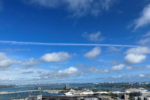Condo in Miami, Florida, 2 bedrooms  № 2083605 - photo 26