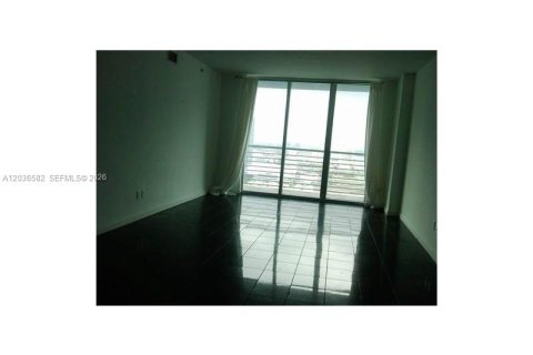 Condo in Miami, Florida, 2 bedrooms  № 2083605 - photo 10