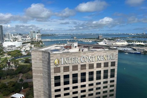 Condo in Miami, Florida, 2 bedrooms  № 2083605 - photo 18