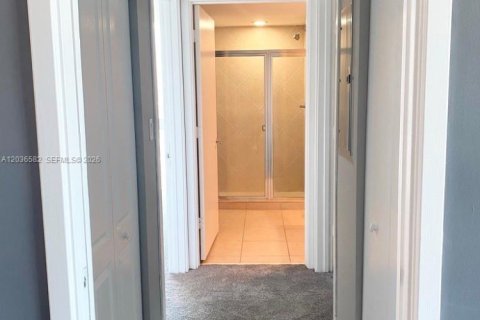 Condo in Miami, Florida, 2 bedrooms  № 2083605 - photo 7