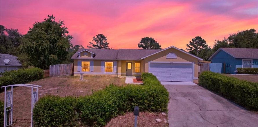 Casa en Clermont, Florida 3 dormitorios, 113.71 m2 № 2196417