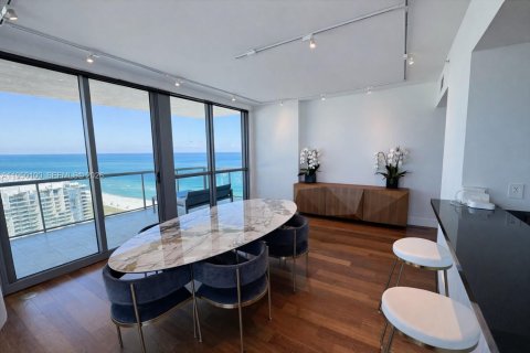 Condominio en alquiler en Miami Beach, Florida, 4 dormitorios, 223.99 m2 № 2054539 - foto 23
