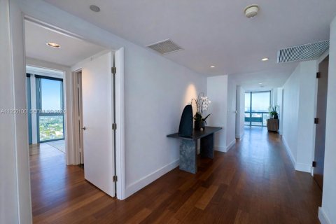 Condominio en alquiler en Miami Beach, Florida, 4 dormitorios, 223.99 m2 № 2054539 - foto 16