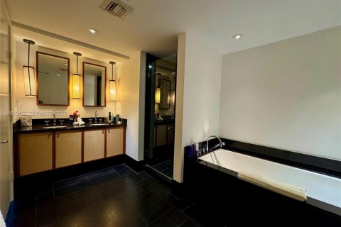 Condominio en alquiler en Miami Beach, Florida, 4 dormitorios, 223.99 m2 № 2054539 - foto 11