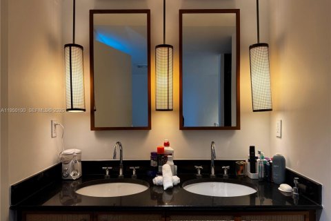 Condominio en alquiler en Miami Beach, Florida, 4 dormitorios, 223.99 m2 № 2054539 - foto 13