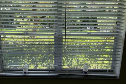 Снять в аренду кондоминиум в Халландейл-Бич, Флорида 1 спальня, 59.46м2, № 2043530 - фото 10