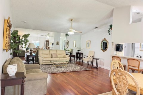 Villa ou maison à louer à Clearwater, Floride: 2 chambres, 143.72 m2 № 2430702 - photo 3