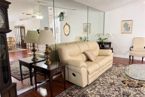 Villa ou maison à louer à Clearwater, Floride: 2 chambres, 143.72 m2 № 2430702 - photo 5