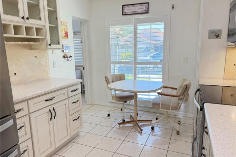 Villa ou maison à louer à Clearwater, Floride: 2 chambres, 143.72 m2 № 2430702 - photo 9
