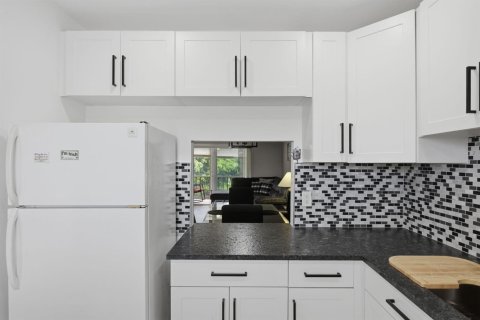 Condo in Margate, Florida, 2 bedrooms  № 2088031 - photo 14