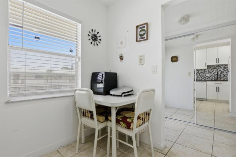 Condo in Margate, Florida, 2 bedrooms  № 2088031 - photo 16