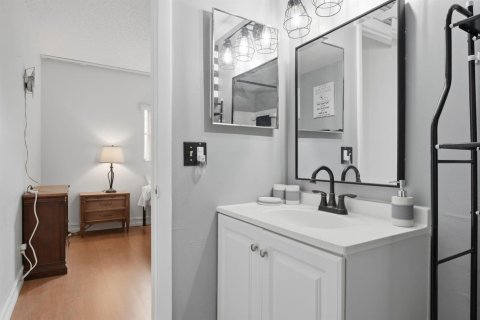 Condo in Margate, Florida, 2 bedrooms  № 2088031 - photo 24
