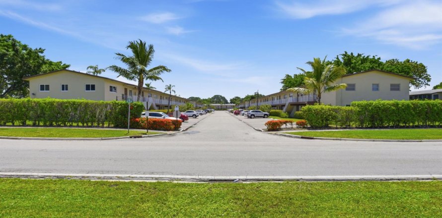 Condo in Margate, Florida, 2 bedrooms  № 2088031