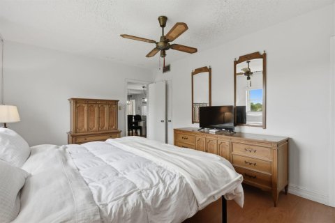 Condo in Margate, Florida, 2 bedrooms  № 2088031 - photo 22