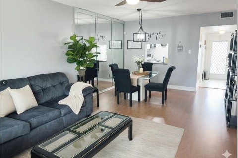 Condo in Margate, Florida, 2 bedrooms  № 2088031 - photo 3