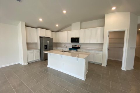 House in Palm Coast, Florida 4 bedrooms, 208.01 sq.m. № 2152374 - photo 2