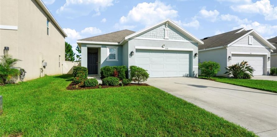 House in Odessa, Florida 3 bedrooms, 140.84 sq.m. № 2428644