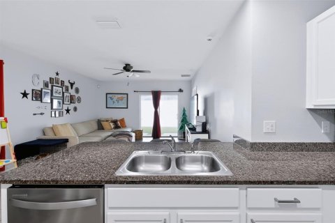 House in Odessa, Florida 3 bedrooms, 140.84 sq.m. № 2428644 - photo 16