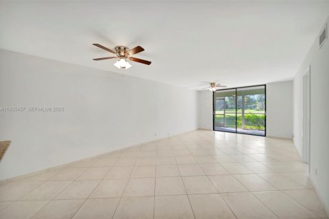Condominio en alquiler en Deerfield Beach, Florida, 2 dormitorios, 97.55 m2 № 1993677 - foto 3