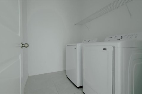 Villa ou maison à louer à Kissimmee, Floride: 4 chambres, 204.94 m2 № 2127264 - photo 14