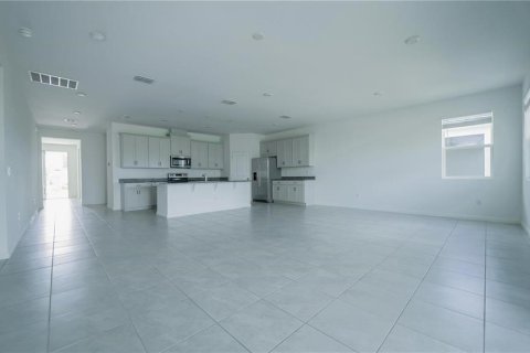 Villa ou maison à louer à Kissimmee, Floride: 4 chambres, 204.94 m2 № 2127264 - photo 4