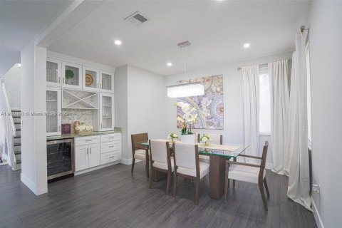 House in Miramar, Florida 3 bedrooms, 199.83 sq.m. № 1804604 - photo 4