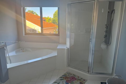 House in Miramar, Florida 3 bedrooms, 199.83 sq.m. № 1804604 - photo 17
