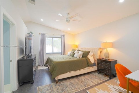House in Miramar, Florida 3 bedrooms, 199.83 sq.m. № 1804604 - photo 13
