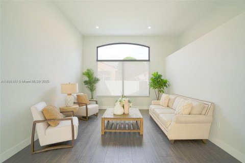 House in Miramar, Florida 3 bedrooms, 199.83 sq.m. № 1804604 - photo 7