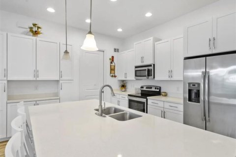 Casa en alquiler en Davenport, Florida, 5 dormitorios, 204.76 m2 № 1751720 - foto 6