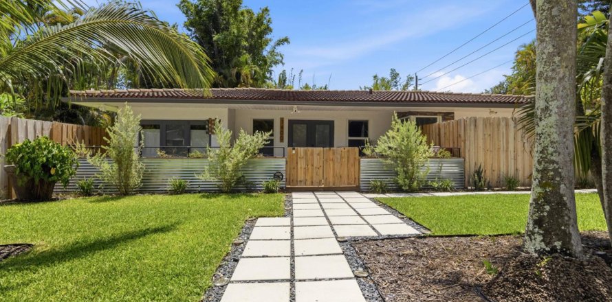 House in Fort Lauderdale, Florida 3 bedrooms, 143.72 sq.m. № 2250042