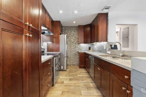 House in Fort Lauderdale, Florida 3 bedrooms, 143.72 sq.m. № 2250042 - photo 9