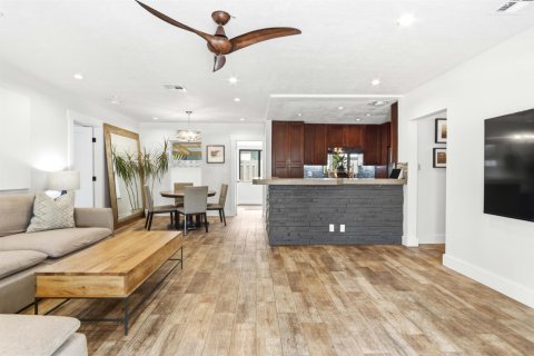 House in Fort Lauderdale, Florida 3 bedrooms, 143.72 sq.m. № 2250042 - photo 5