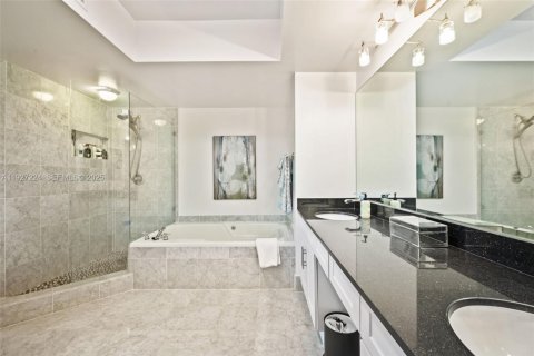 Condominio en venta en Aventura, Florida, 2 dormitorios, 135.64 m2 № 1986210 - foto 18