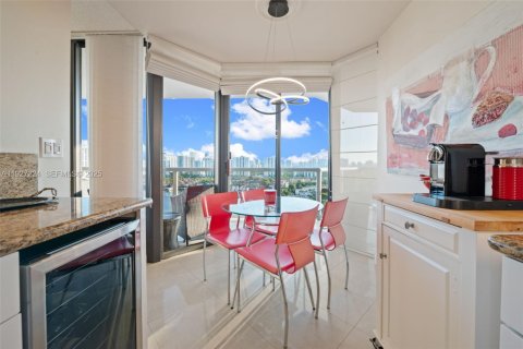 Condominio en venta en Aventura, Florida, 2 dormitorios, 135.64 m2 № 1986210 - foto 9