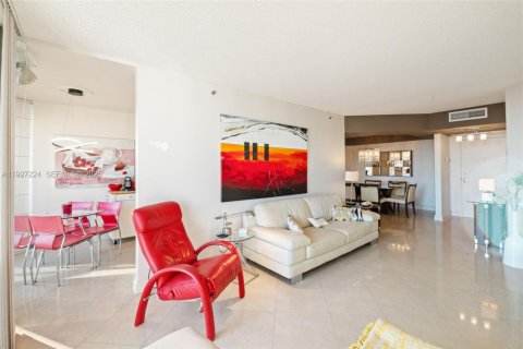 Condominio en venta en Aventura, Florida, 2 dormitorios, 135.64 m2 № 1986210 - foto 6