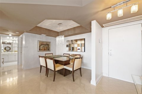 Condominio en venta en Aventura, Florida, 2 dormitorios, 135.64 m2 № 1986210 - foto 7