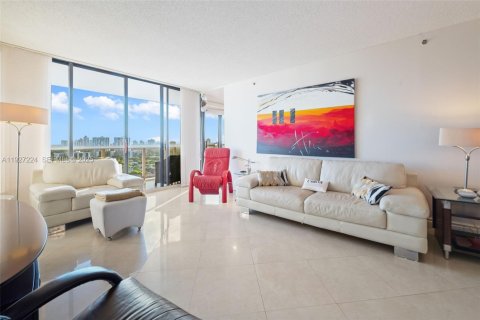 Condominio en venta en Aventura, Florida, 2 dormitorios, 135.64 m2 № 1986210 - foto 3