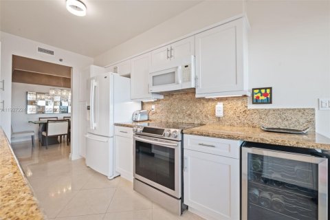 Condominio en venta en Aventura, Florida, 2 dormitorios, 135.64 m2 № 1986210 - foto 12