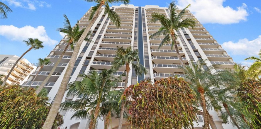 Condominio en Aventura, Florida, 2 dormitorios № 1986210