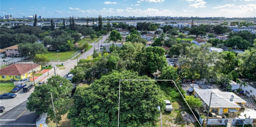 Immobilier commercial à Miami, Floride № 1730373