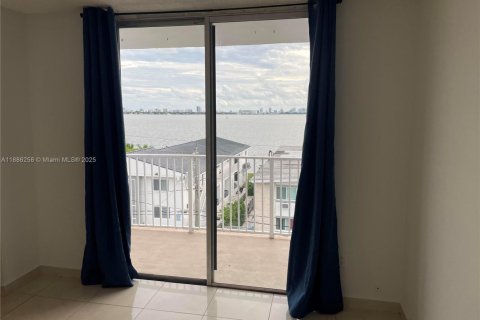 Condo in North Bay Village, Florida, 1 bedroom  № 1937227 - photo 25