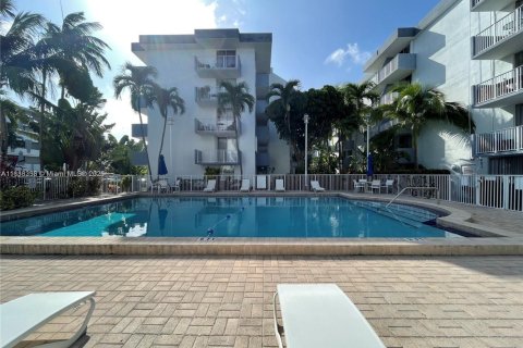 Condo in North Bay Village, Florida, 1 bedroom  № 1937227 - photo 28