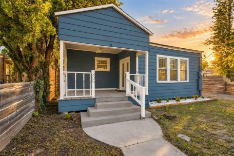 Villa ou maison à Tampa, Floride 2 chambres, 107.21 m2 № 2428974