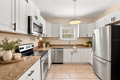 Villa ou maison à vendre à Tampa, Floride: 2 chambres, 107.21 m2 № 2428974 - photo 19